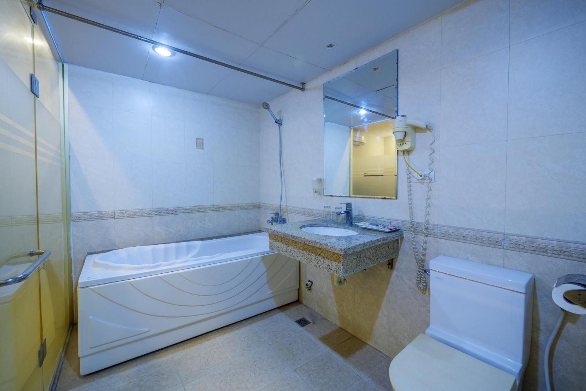 Ngan Ha Hotel Long Bien 하노이 외부 사진