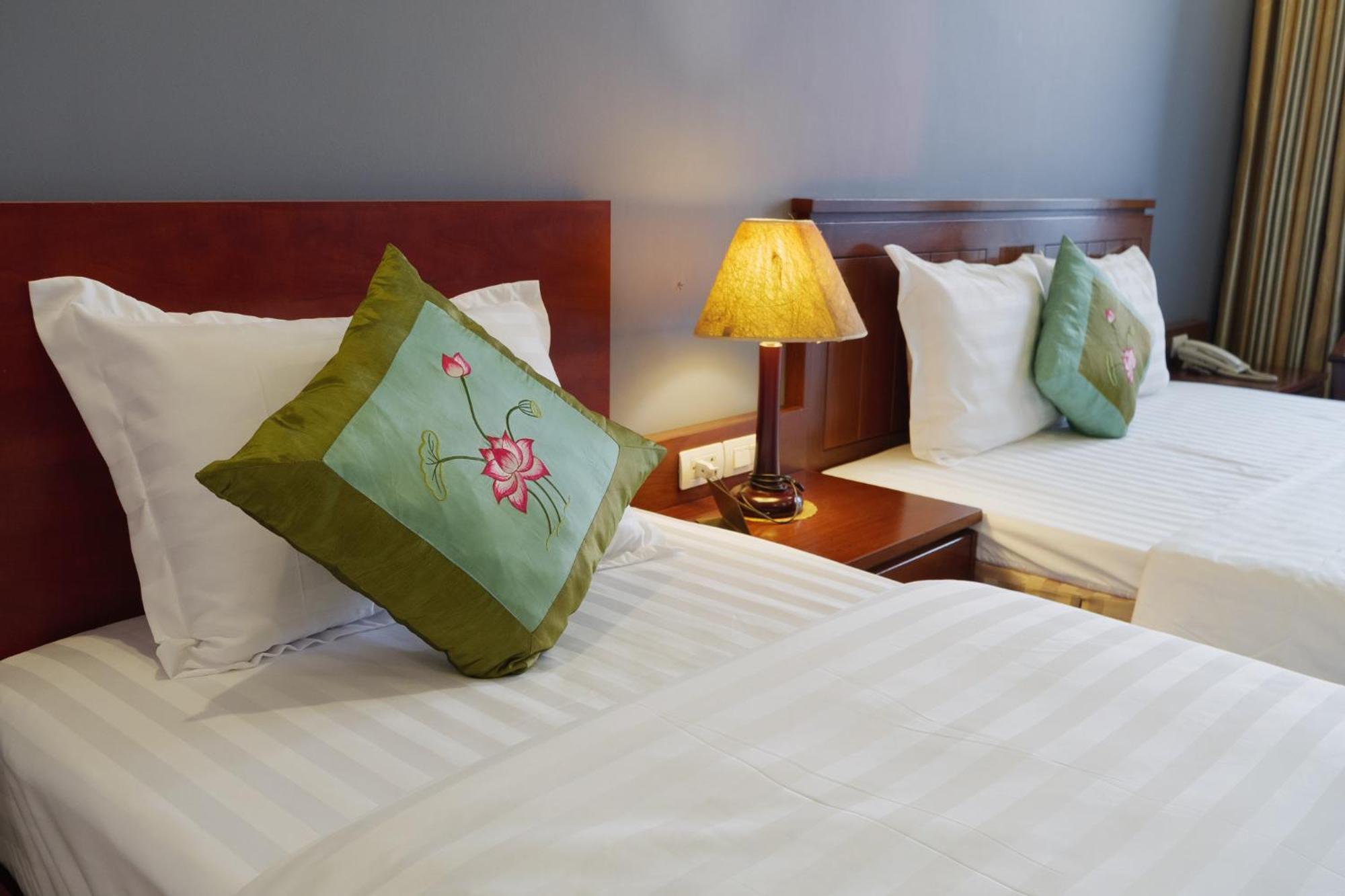 Ngan Ha Hotel Long Bien 하노이 외부 사진
