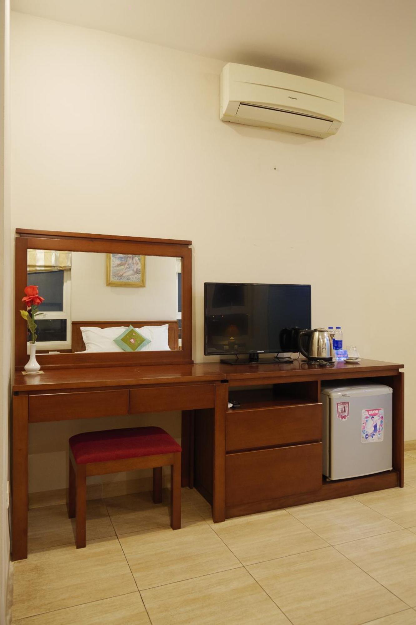 Ngan Ha Hotel Long Bien 하노이 외부 사진